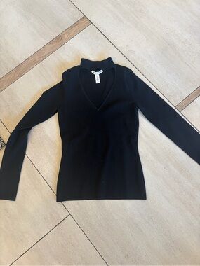 Autumn Cashmere Black V-Neck Knit Top